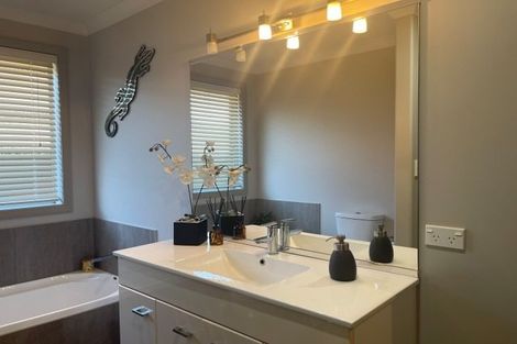 Photo of property in 36 Kereru Place, Pyes Pa, Tauranga, 3112