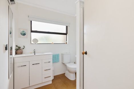 Photo of property in 5 Holmburn Street, Welcome Bay, Tauranga, 3112