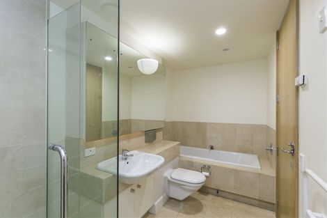 Photo of property in 6/308 Oriental Parade, Oriental Bay, Wellington, 6011