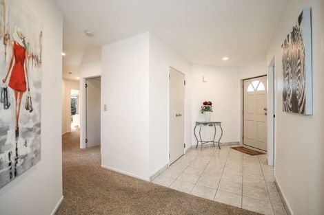 Photo of property in 2/77 Harvey Street, Waipahihi, Taupo, 3330