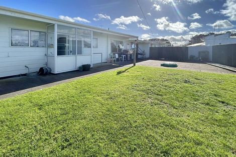Photo of property in 13a Titoki Street, Castlecliff, Whanganui, 4501