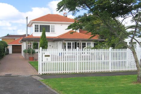 Photo of property in 5 Tamaki Bay Drive, Pakuranga, Auckland, 2010