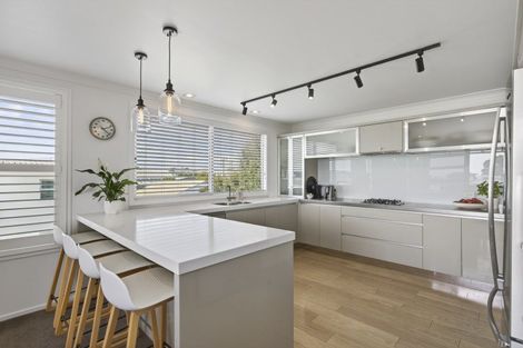 Photo of property in 22a Belt Road, Moturoa, New Plymouth, 4310