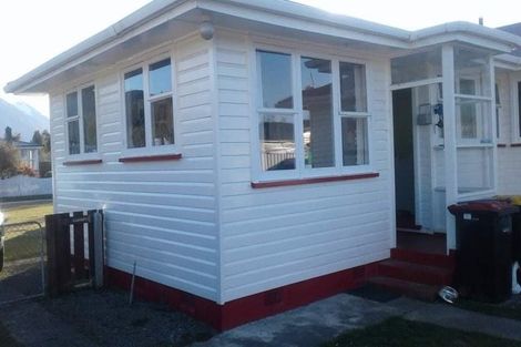 Photo of property in 16 Freestone Place, Manapouri, 9679