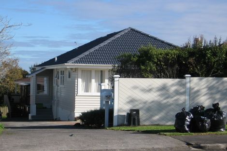 Photo of property in 1/30 Bleakhouse Road, Howick, Auckland, 2014