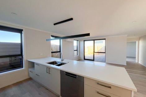 Photo of property in 18 Waruhia Crescent, Rototuna North, 3210