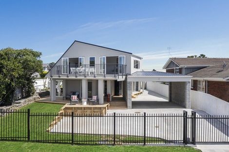 Photo of property in 16 Paisley Street, Mellons Bay, Auckland, 2014