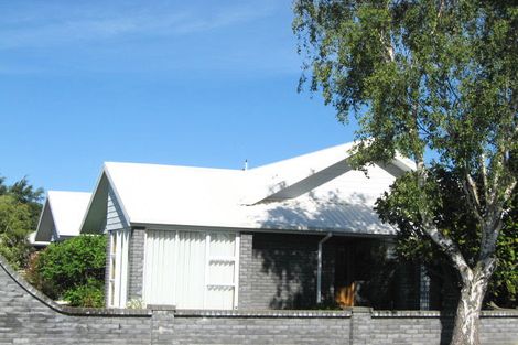 Photo of property in 2/19 Colchester Place, Templeton, Christchurch, 8042