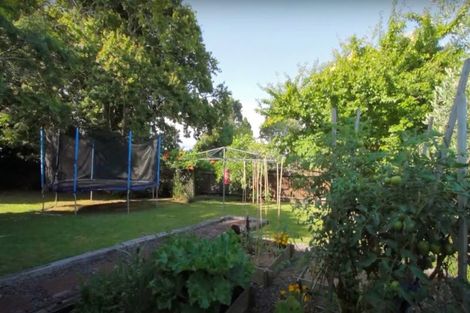 Photo of property in 100 Roberts Road, Te Atatu South, Auckland, 0610