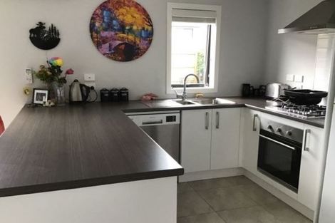 Photo of property in 2/21 Onukutara Place, Huntington, Hamilton, 3281