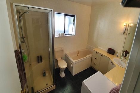 Photo of property in 68a Vipond Road, Stanmore Bay, Whangaparaoa, 0932