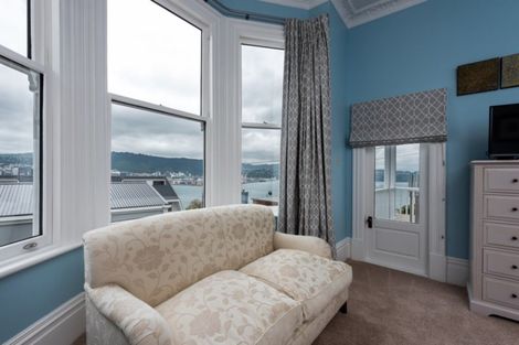 Photo of property in 29 The Crescent, Roseneath, Wellington, 6011