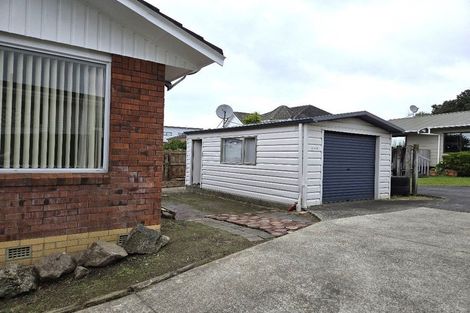 Photo of property in 2/56 Cockayne Crescent, Sunnynook, Auckland, 0620