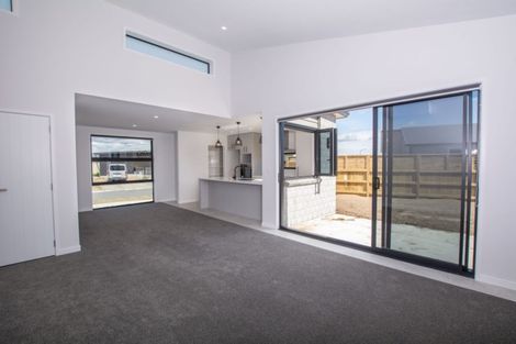 Photo of property in 43 Kotiate Street, Papamoa Beach, Papamoa, 3118