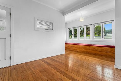 Photo of property in 16 Howell Road, Taneatua, 3123