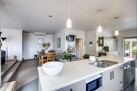 Photo of property in 49 Chaucer Road, Hospital Hill, Napier, 4110