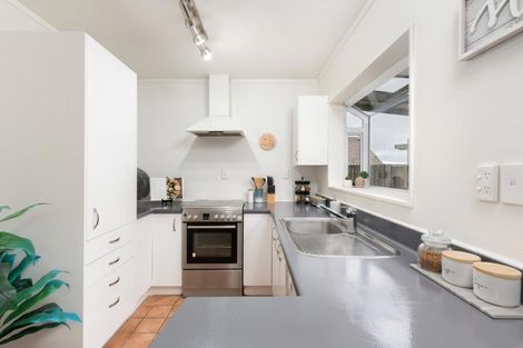 Photo of property in 20 Kentwood Drive, Woodridge, Wellington, 6037