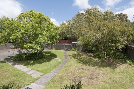 Photo of property in 5 Glucina Place, Glen Eden, Auckland, 0602