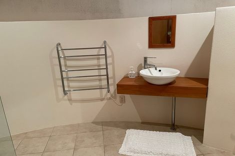 Photo of property in 1/3 Portal Place, Murrays Bay, Auckland, 0630