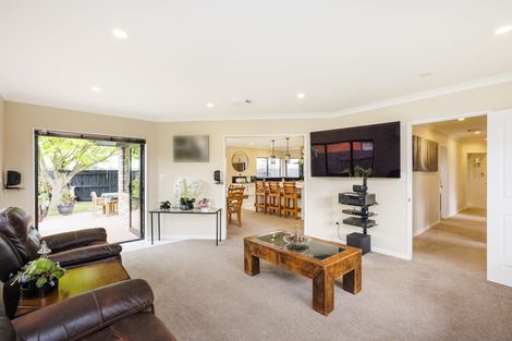 Photo of property in 2 Henley Court, Highbury, Palmerston North, 4412