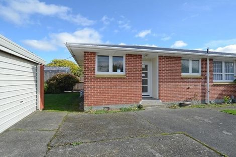 Photo of property in 2/8 Oregon Drive, Maoribank, Upper Hutt, 5018
