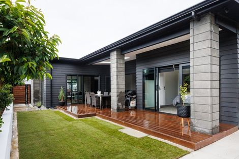 Photo of property in 35 Freedom Drive, Kelvin Grove, Palmerston North, 4414