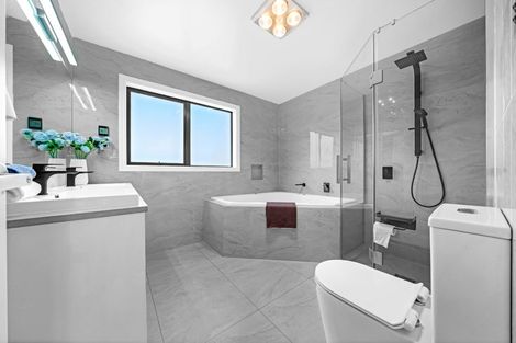 Photo of property in 66a Marine Parade, Mellons Bay, Auckland, 2014