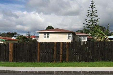 Photo of property in 12 Justin Place, Te Atatu Peninsula, Auckland, 0610