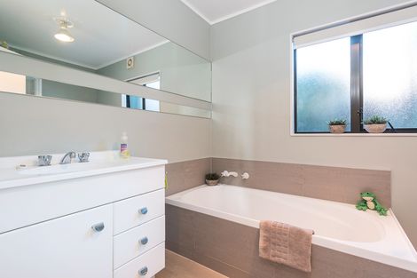 Photo of property in 16a White Swan Road, Mount Roskill, Auckland, 1041
