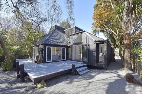 Photo of property in 210 Riverlaw Terrace, Saint Martins, Christchurch, 8022