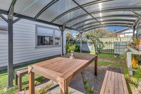 Photo of property in 16 Maunder Street, Marton, 4710