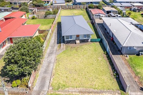 Photo of property in 23 Raupo Street, Castlecliff, Whanganui, 4501