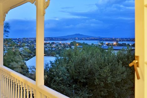 Photo of property in 52 Hinemoa Street, Birkenhead, Auckland, 0626