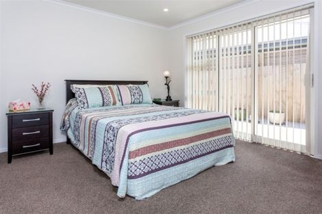 Photo of property in 80 Golden Shore Place, Coromandel, 3506