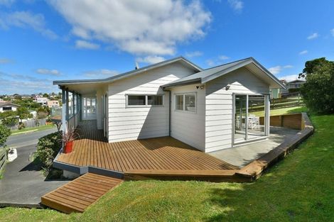 Photo of property in 18 Tamatea Drive, Snells Beach, 0920