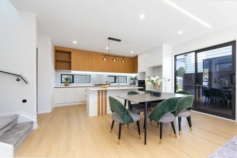 Photo of property in 3b Pendlebury Street, Green Bay, Auckland, 0604