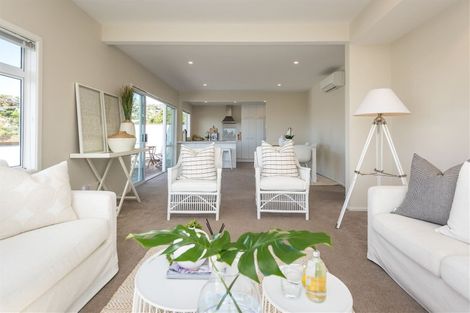 Photo of property in 71 Mount Pleasant Road, Mount Pleasant, Christchurch, 8081