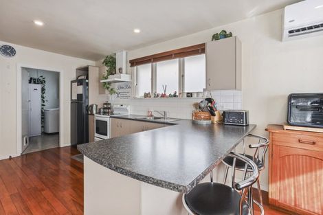 Photo of property in 90 Frensham Crescent, Woolston, Christchurch, 8062