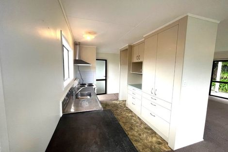 Photo of property in 118 Riversdale Drive, Merrilands, New Plymouth, 4312