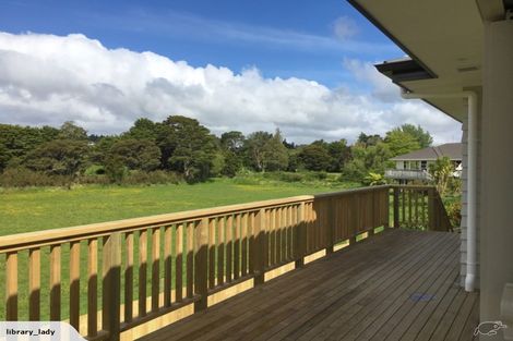 Photo of property in 14 Rheingold Place, Huapai, Kumeu, 0810
