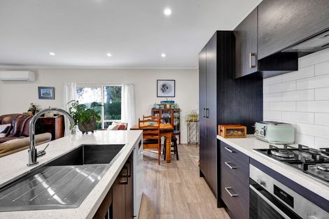 Photo of property in 8 Manatu Lane, Inglewood, 4330