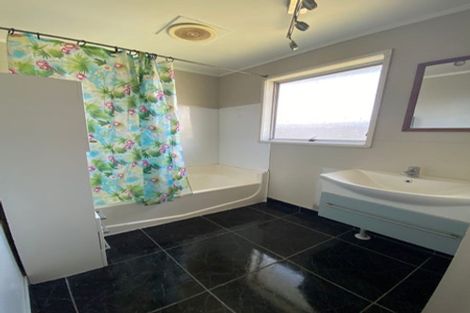 Photo of property in 26 Gibbons Road, Weymouth, Auckland, 2103