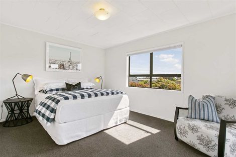 Photo of property in 1 Centorian Drive, Windsor Park, Auckland, 0632
