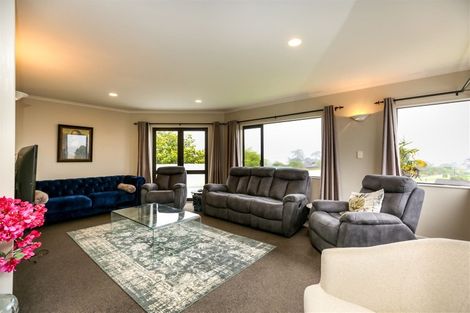 Photo of property in 25 Veale Road, Frankleigh Park, New Plymouth, 4310