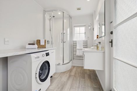 Photo of property in 24 Salem Place, Torbay, Auckland, 0630