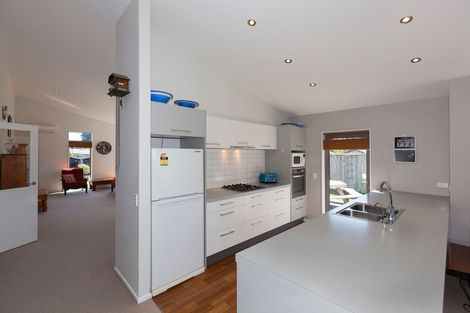 Photo of property in 26 Bluewater Place, Paraparaumu, 5032