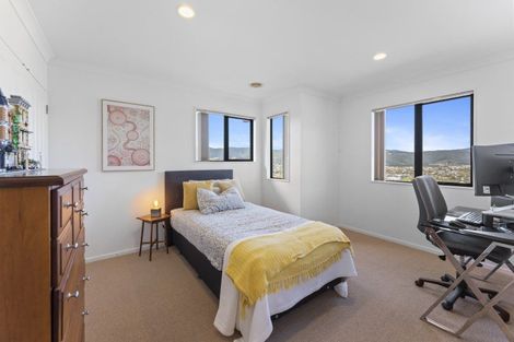 Photo of property in 2 Ormrod Grove, Riverstone Terraces, Upper Hutt, 5018