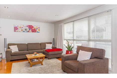 Photo of property in 1/4 Battle Place, Glenfield, Auckland, 0629