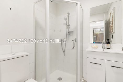 Photo of property in 27 Verdale Circle, Glen Eden, Auckland, 0602