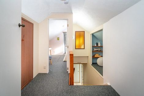 Photo of property in 104 Tauhinu Road, Miramar, Wellington, 6022